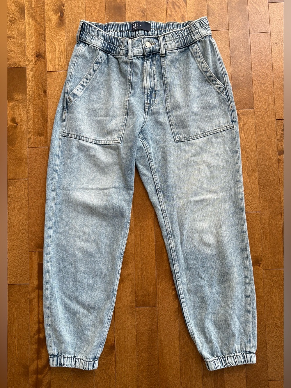 GAP Denim High-Rise Utility Patch Pocket Denim Joggers Light Wash – Women's S